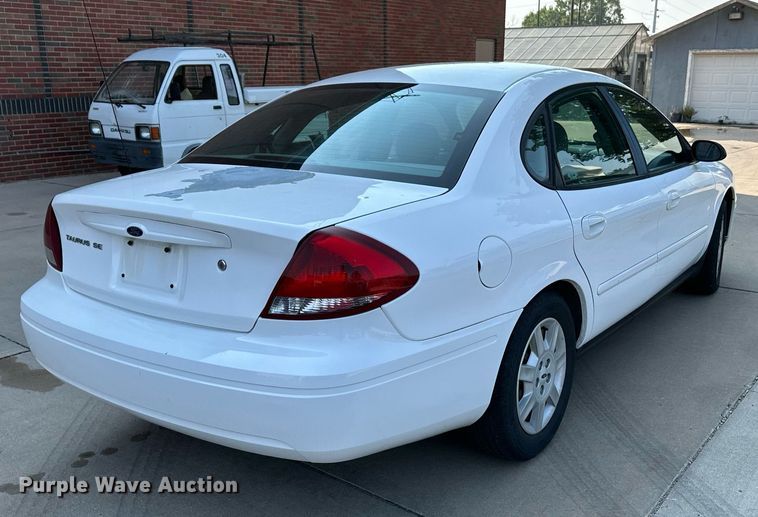 image for item NF9190 2006 Ford Taurus SE