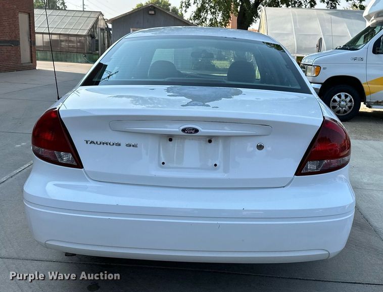 image for item NF9190 2006 Ford Taurus SE