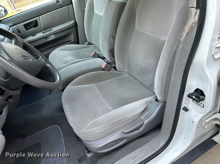 image for item NF9190 2006 Ford Taurus SE