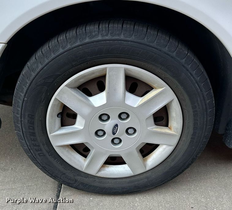 image for item NF9190 2006 Ford Taurus SE