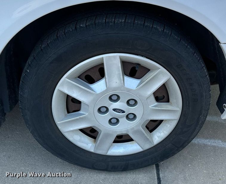 image for item NF9190 2006 Ford Taurus SE