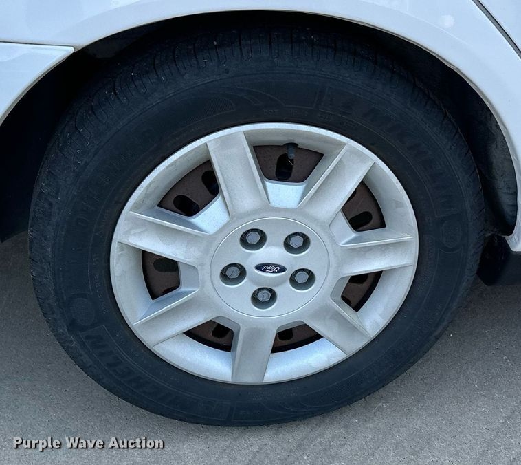 image for item NF9190 2006 Ford Taurus SE