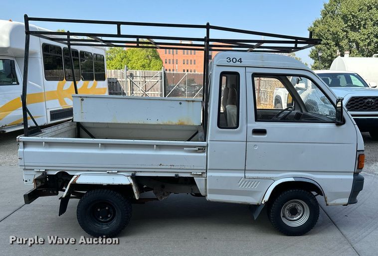 image for item NF9192 1993 Daihatsu Hijet S80LP-JTRK  mini truck