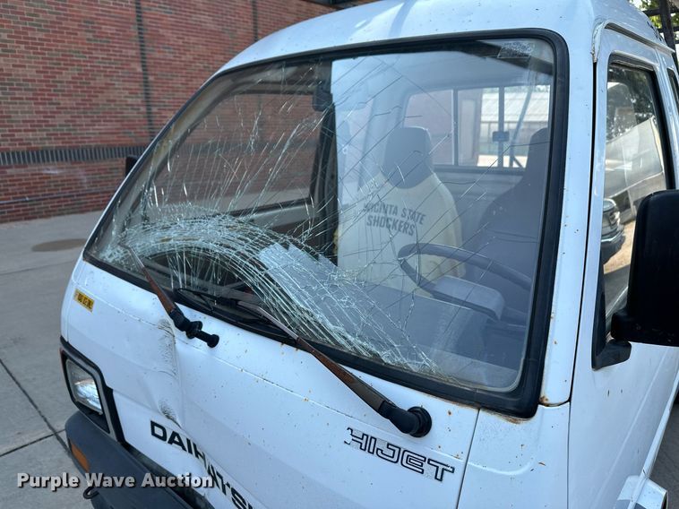 image for item NF9192 1993 Daihatsu Hijet S80LP-JTRK  mini truck