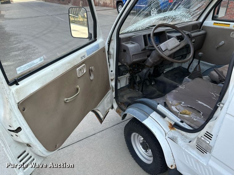 image for item NF9192 1993 Daihatsu Hijet S80LP-JTRK  mini truck