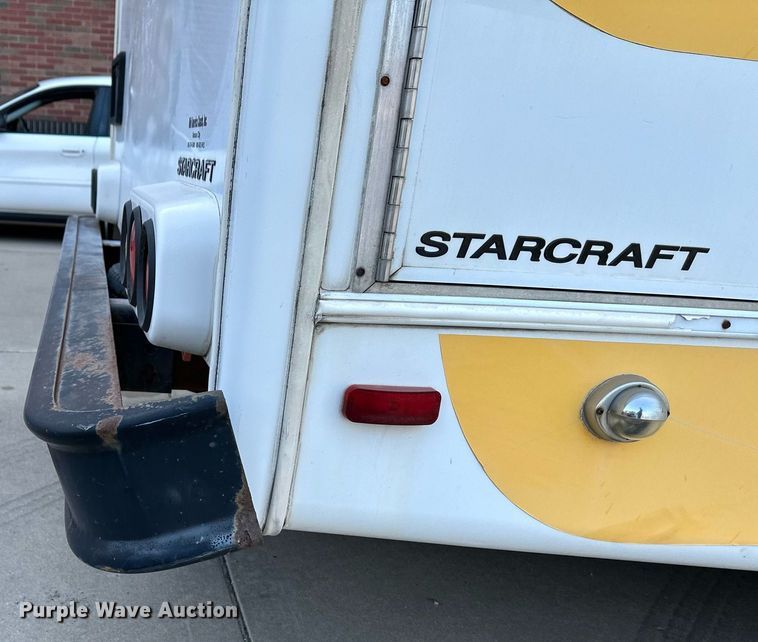 image for item NF9193 2001 Ford E450 Super Duty  shuttle bus