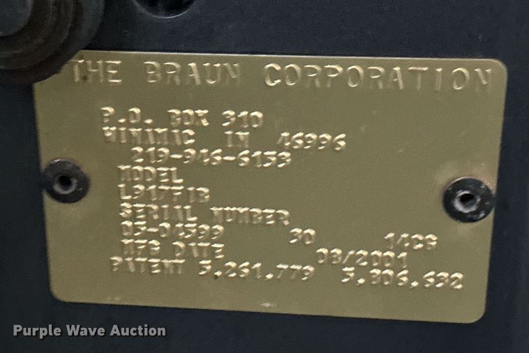 image for item NF9193 2001 Ford E450 Super Duty  shuttle bus