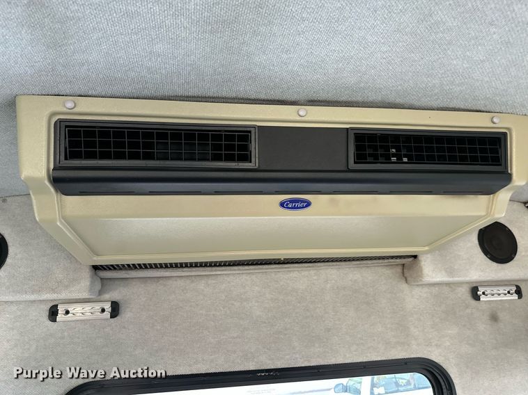 image for item NF9193 2001 Ford E450 Super Duty  shuttle bus