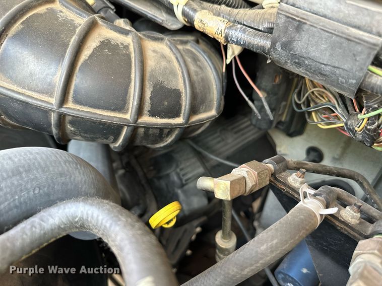 image for item NF9193 2001 Ford E450 Super Duty  shuttle bus