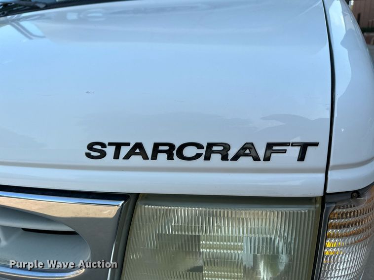 image for item NF9193 2001 Ford E450 Super Duty  shuttle bus