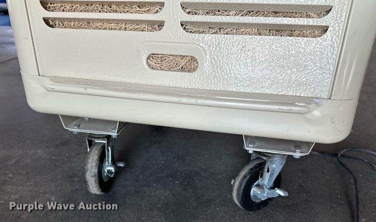 image for item NF9195 2019 Dayton 6RJZ4  evaporative cooler