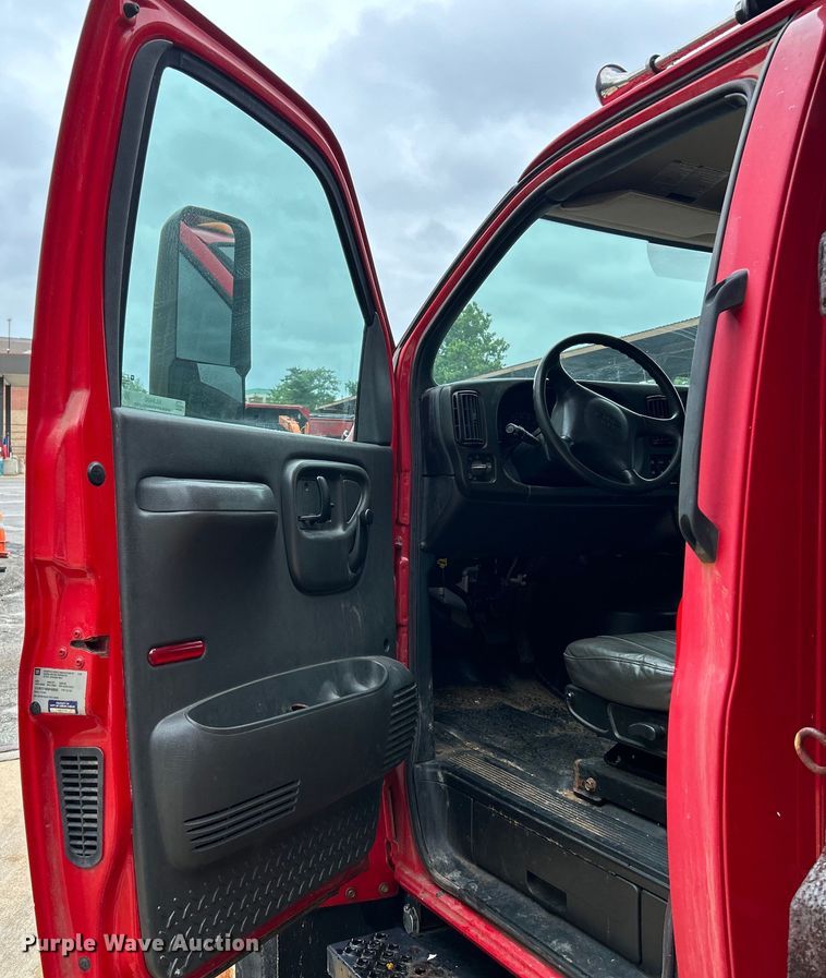 image for item NL9400 2009 GMC C7500  dump truck