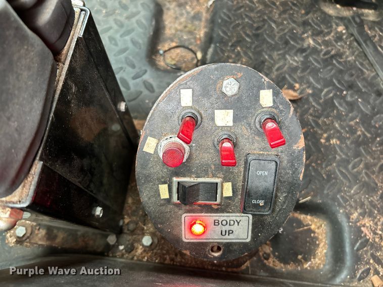 image for item NL9400 2009 GMC C7500  dump truck