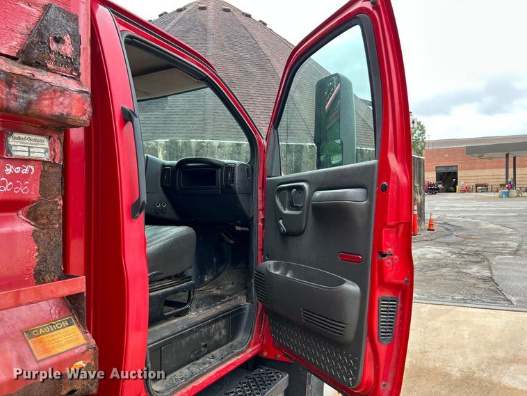 image for item NL9400 2009 GMC C7500  dump truck