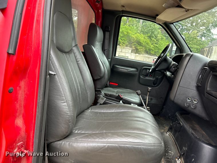 image for item NL9400 2009 GMC C7500  dump truck