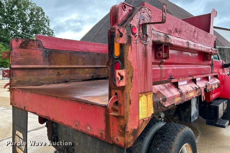 image for item NL9400 2009 GMC C7500  dump truck