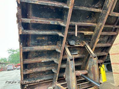 image for item NL9400 2009 GMC C7500  dump truck