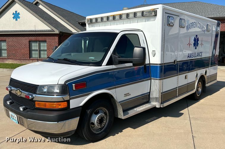 image for item NL9569 2014 Chevrolet Express 4500  ambulance