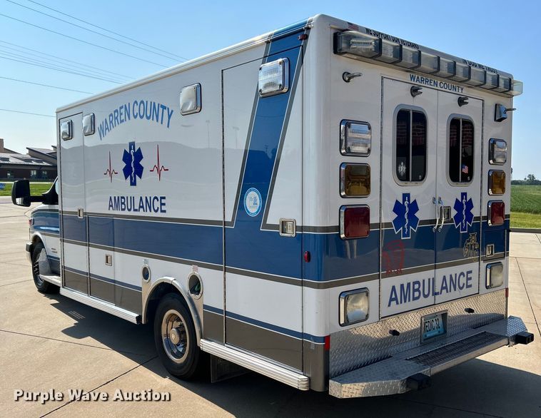 image for item NL9569 2014 Chevrolet Express 4500  ambulance