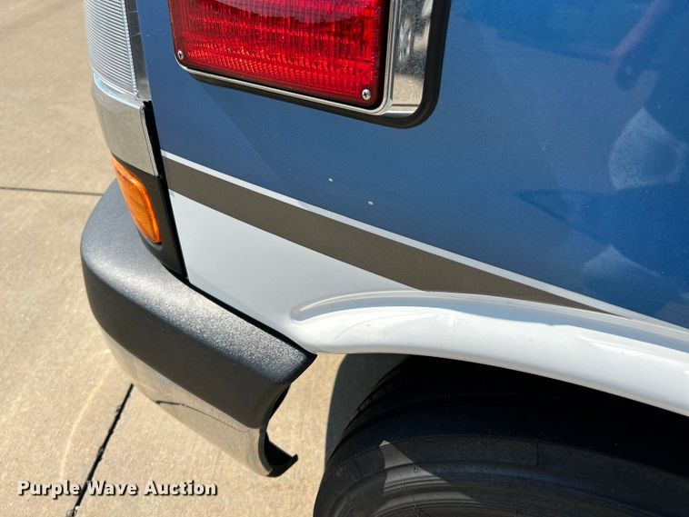 image for item NL9569 2014 Chevrolet Express 4500  ambulance