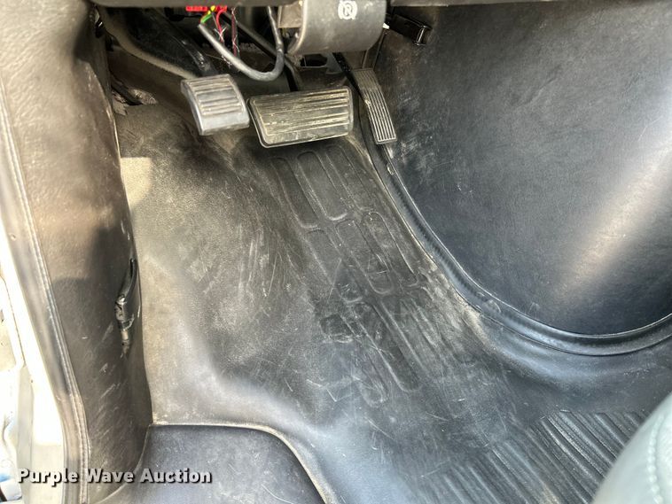 image for item NL9569 2014 Chevrolet Express 4500  ambulance