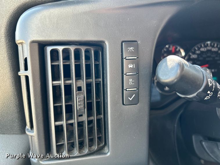 image for item NL9569 2014 Chevrolet Express 4500  ambulance