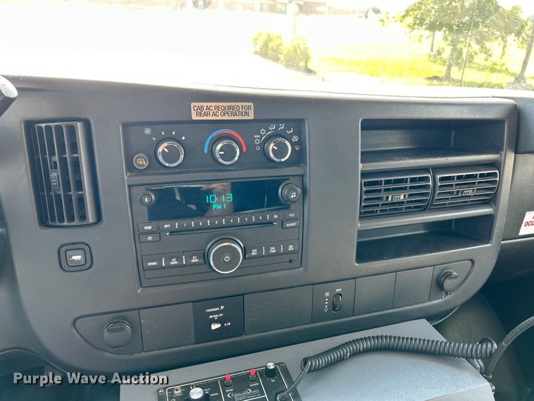 image for item NL9569 2014 Chevrolet Express 4500  ambulance