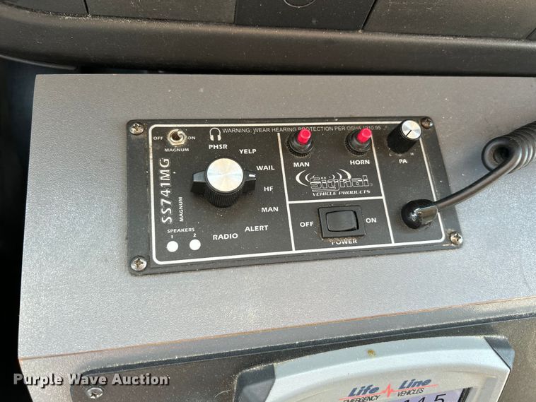 image for item NL9569 2014 Chevrolet Express 4500  ambulance