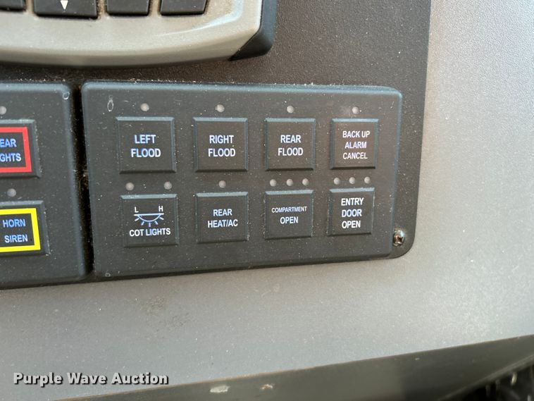 image for item NL9569 2014 Chevrolet Express 4500  ambulance