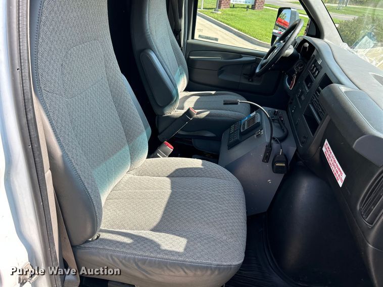 image for item NL9569 2014 Chevrolet Express 4500  ambulance