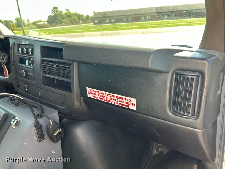 image for item NL9569 2014 Chevrolet Express 4500  ambulance