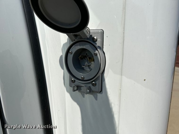 image for item NL9569 2014 Chevrolet Express 4500  ambulance