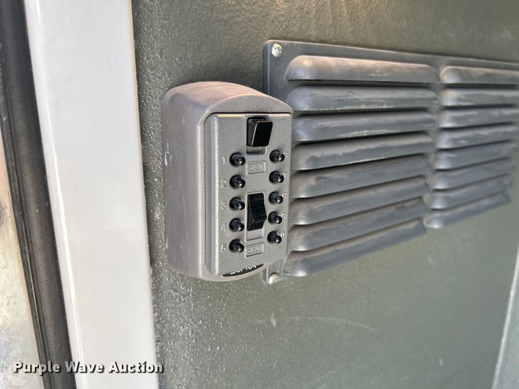 image for item NL9569 2014 Chevrolet Express 4500  ambulance