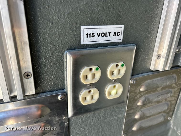 image for item NL9569 2014 Chevrolet Express 4500  ambulance