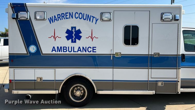 image for item NL9569 2014 Chevrolet Express 4500  ambulance