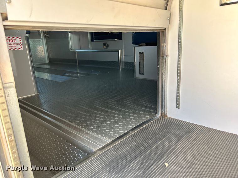 image for item NL9569 2014 Chevrolet Express 4500  ambulance