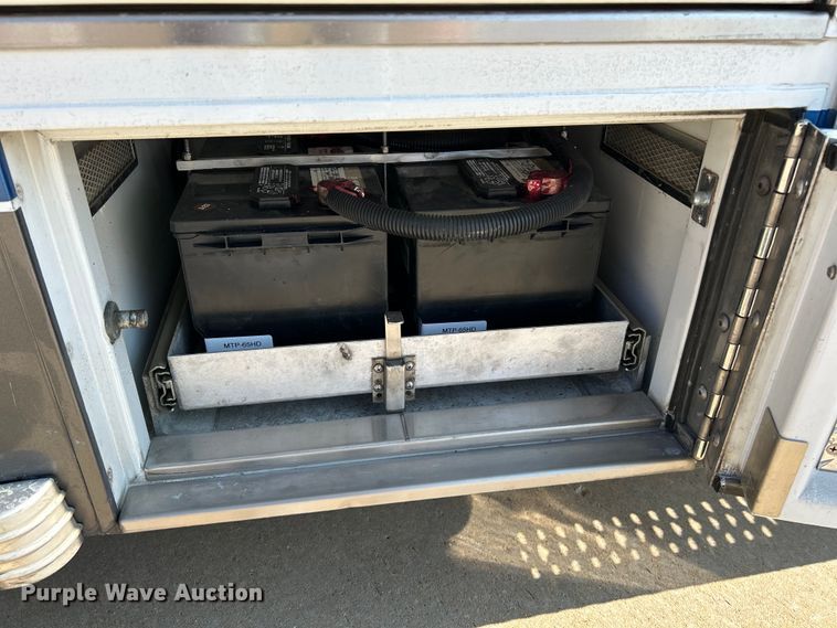 image for item NL9569 2014 Chevrolet Express 4500  ambulance