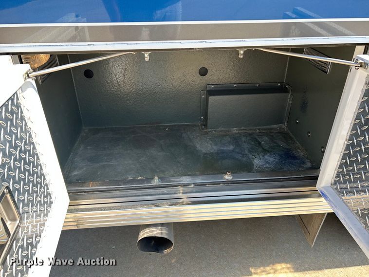 image for item NL9569 2014 Chevrolet Express 4500  ambulance