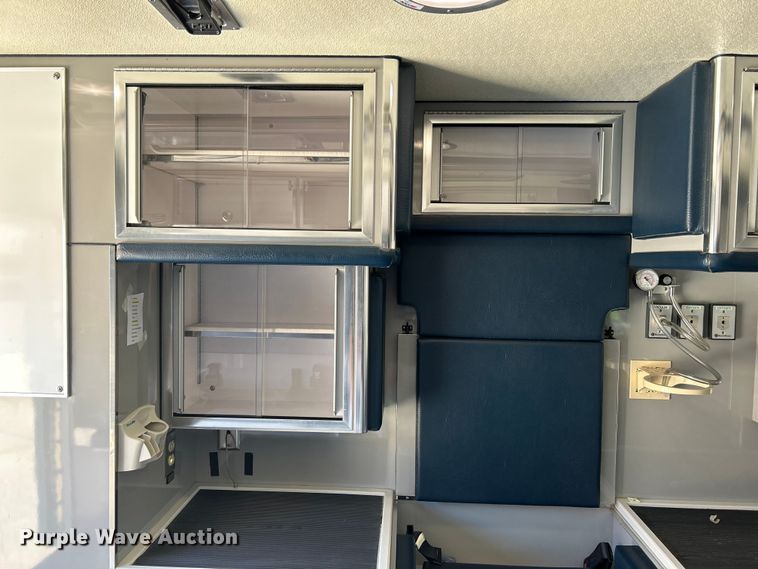 image for item NL9569 2014 Chevrolet Express 4500  ambulance