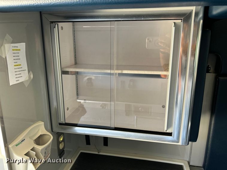 image for item NL9569 2014 Chevrolet Express 4500  ambulance