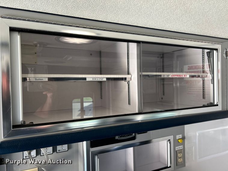 image for item NL9569 2014 Chevrolet Express 4500  ambulance