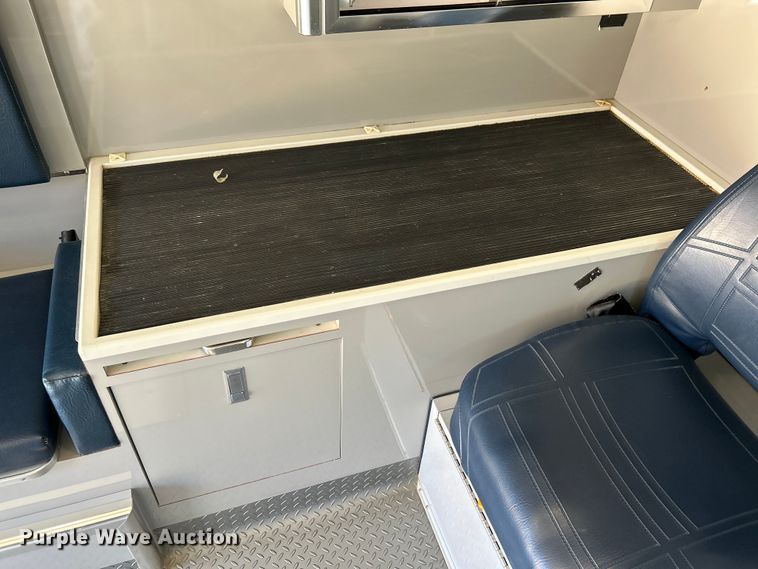 image for item NL9569 2014 Chevrolet Express 4500  ambulance