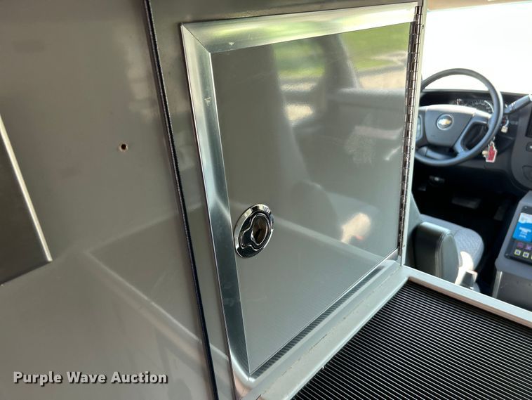 image for item NL9569 2014 Chevrolet Express 4500  ambulance