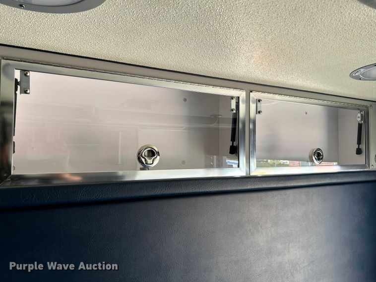 image for item NL9569 2014 Chevrolet Express 4500  ambulance