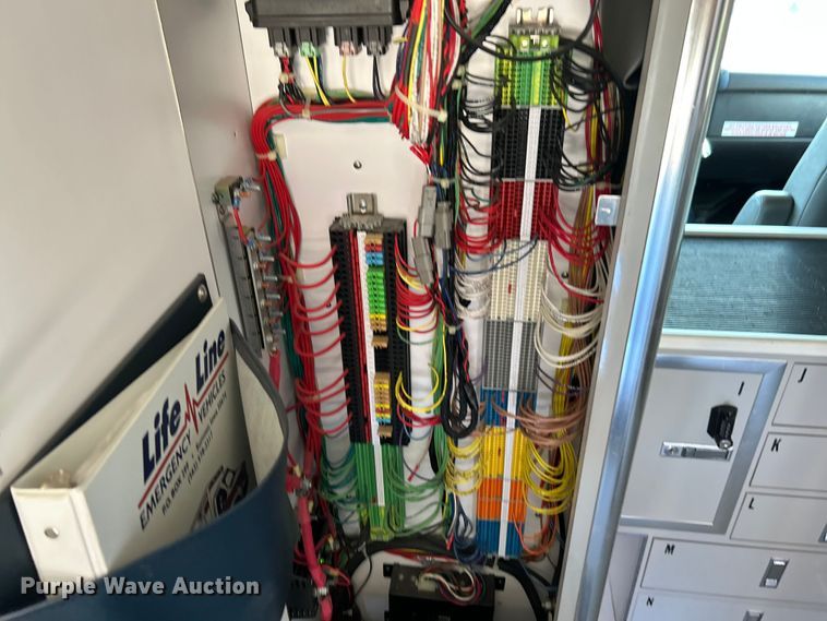 image for item NL9569 2014 Chevrolet Express 4500  ambulance