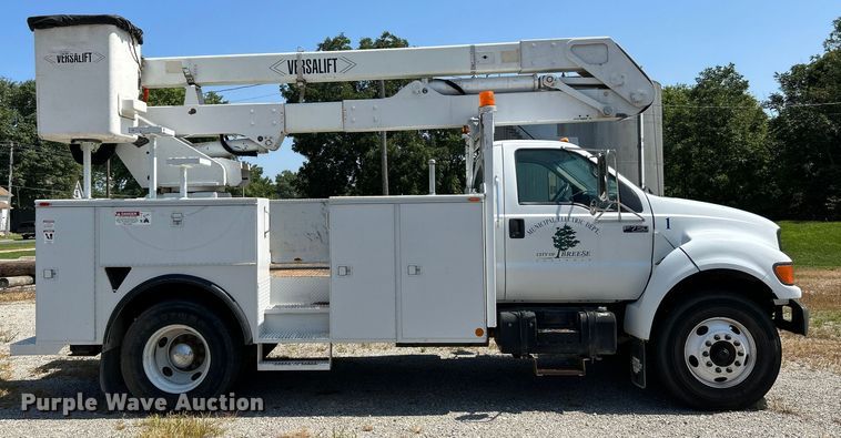 image for item NL9570 2000 Ford F750 XL Super Duty  bucket truck