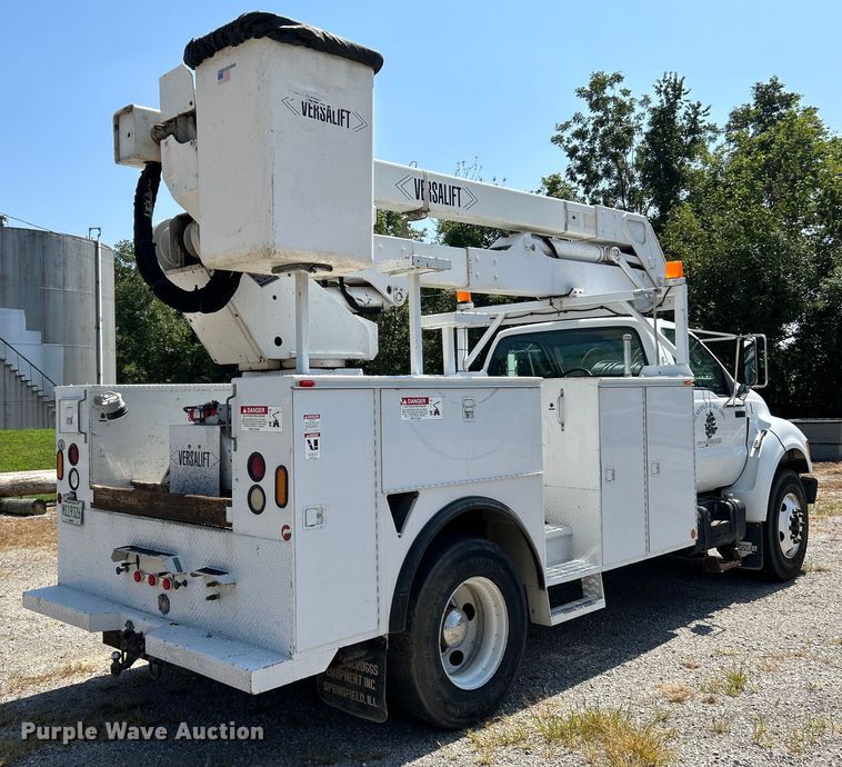 image for item NL9570 2000 Ford F750 XL Super Duty  bucket truck