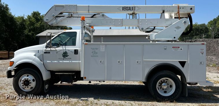 image for item NL9570 2000 Ford F750 XL Super Duty  bucket truck