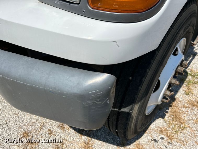 image for item NL9570 2000 Ford F750 XL Super Duty  bucket truck