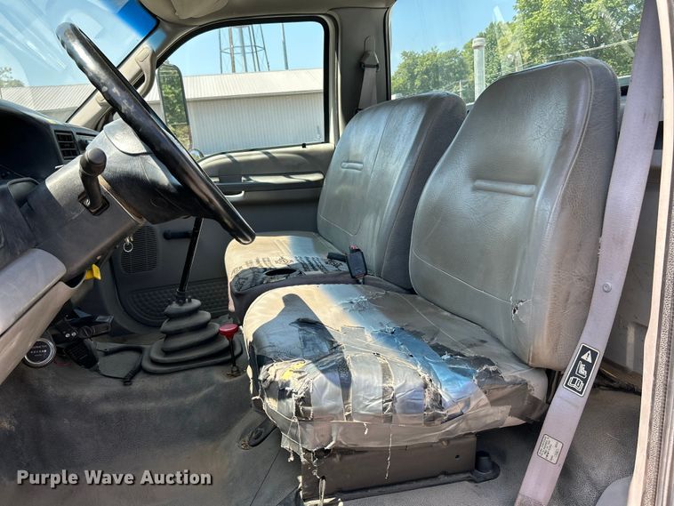 image for item NL9570 2000 Ford F750 XL Super Duty  bucket truck